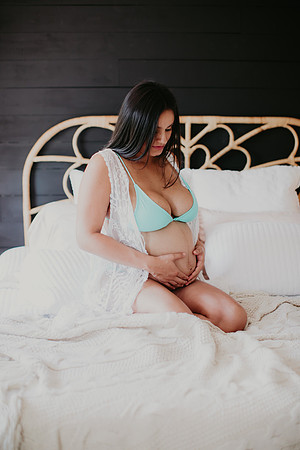 Laura Maternity Portraits (27 of 33)