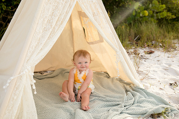 Malerie twins one year-12