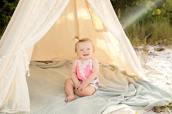 Malerie twins one year-10