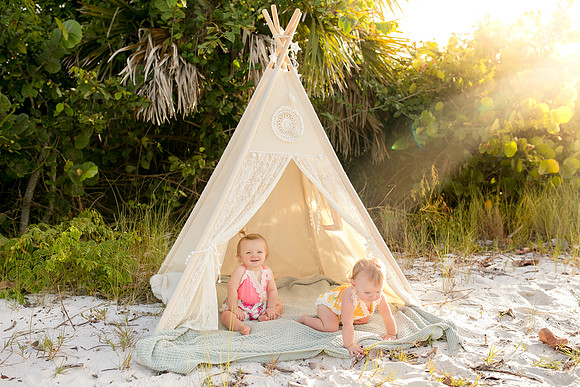 Malerie twins one year-3