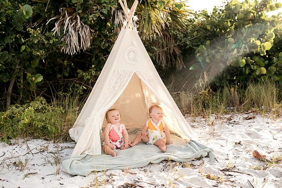 Malerie twins one year-2