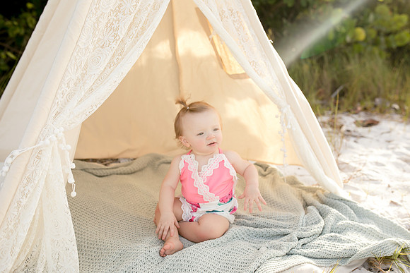 Malerie twins one year-9