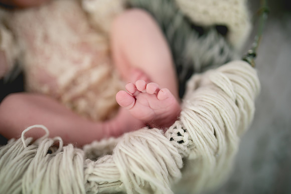 Everly Newborn Portraits (7 of 26)