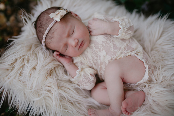 Everly Newborn Portraits (12 of 26)