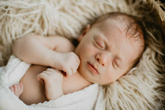 Jackson Newborn Portriats (27 of 37)