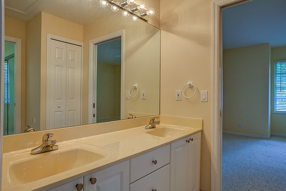 138 Victorian Lane-33