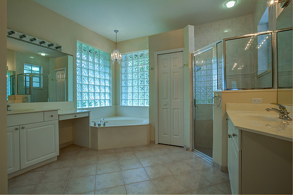138 Victorian Lane-17