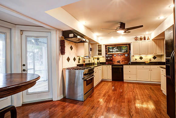 618 Hidden River Ave-17