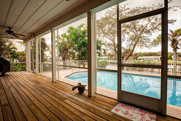 618 Hidden River Ave-21