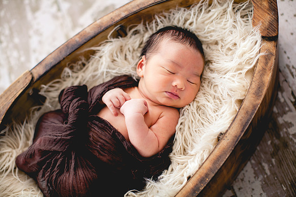 Chief newborn portraits-12