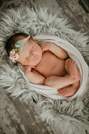Adalyn Newborn Portraits (25 of 58)