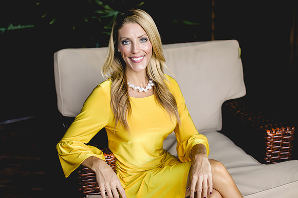 Dina Executive Portriats (7 of 8)