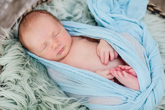 Gavin Newborn Portraits (39 of 48)