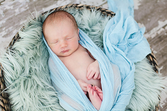 Gavin Newborn Portraits (38 of 48)