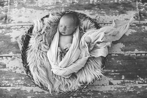 Gavin Newborn Portraits (37 of 48)