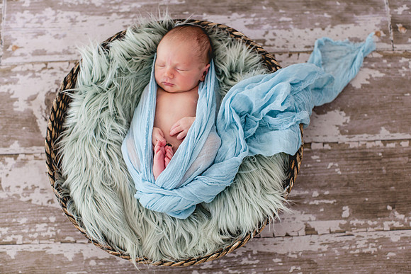 Gavin Newborn Portraits (36 of 48)
