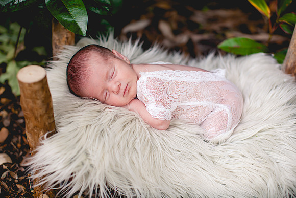 Gia Newborn Portraits (22 of 29)