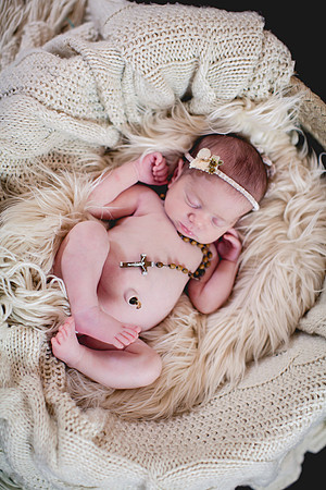Gia Newborn Portraits (18 of 29)