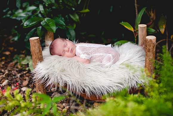 Gia Newborn Portraits (19 of 29)