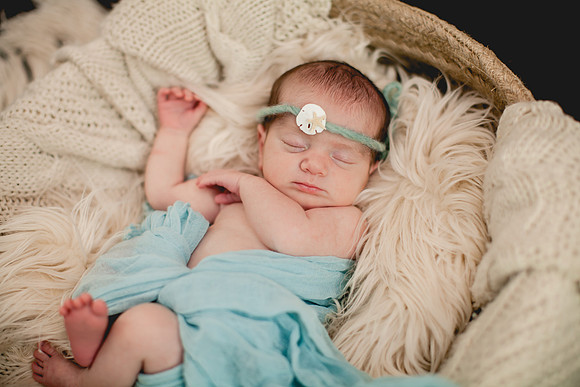 Gia Newborn Portraits (16 of 29)