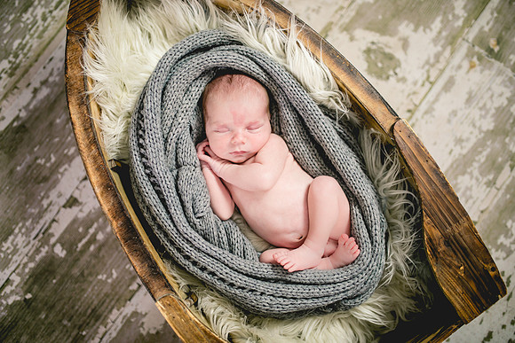 Levi Newborn Portraits-24
