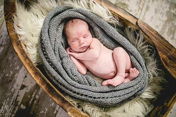 Levi Newborn Portraits-26