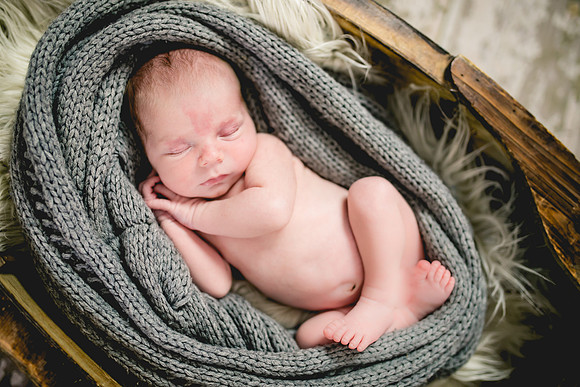 Levi Newborn Portraits-25