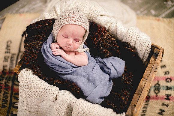 Levi Newborn Portraits-8