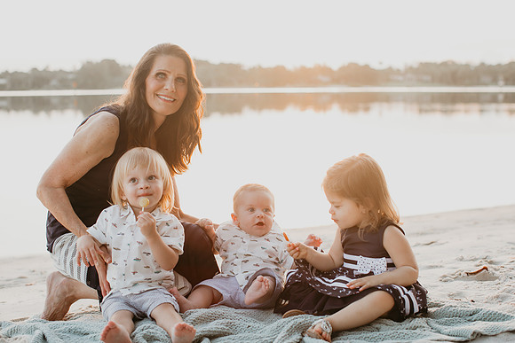 Gigi and her grandbabies (128 of 33)