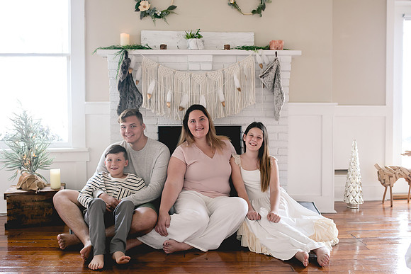 Sonia and her kids (1 of 22)