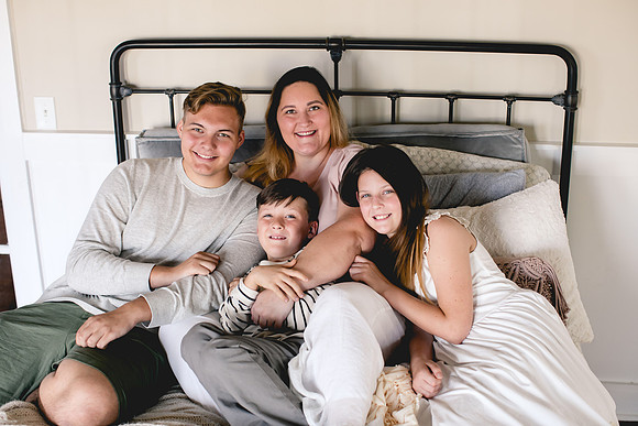Sonia and her kids (8 of 22)