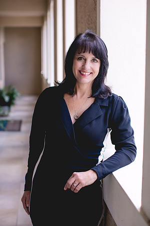 Lisa Executive Portraits (2 of 4)