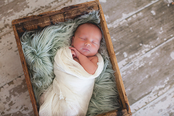 Blake Newborn Portraits (17 of 40)