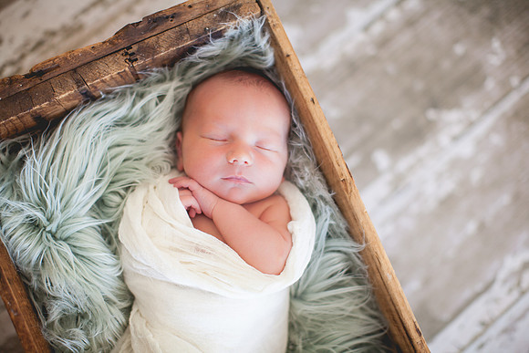 Blake Newborn Portraits (19 of 40)