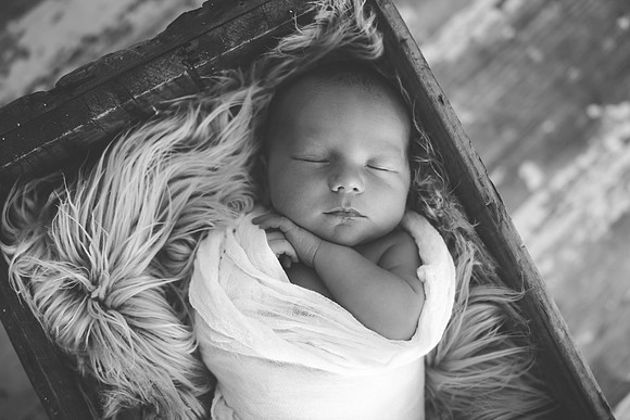 Blake Newborn Portraits (18 of 40)