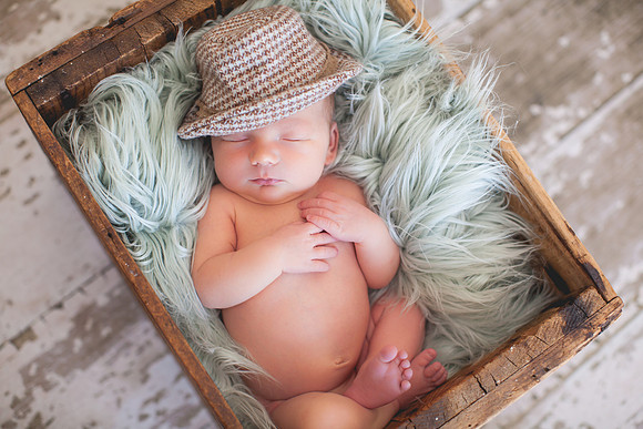 Blake Newborn Portraits (26 of 40)