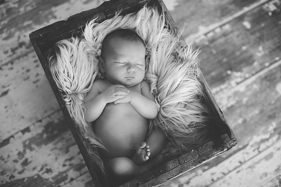 Blake Newborn Portraits (22 of 40)