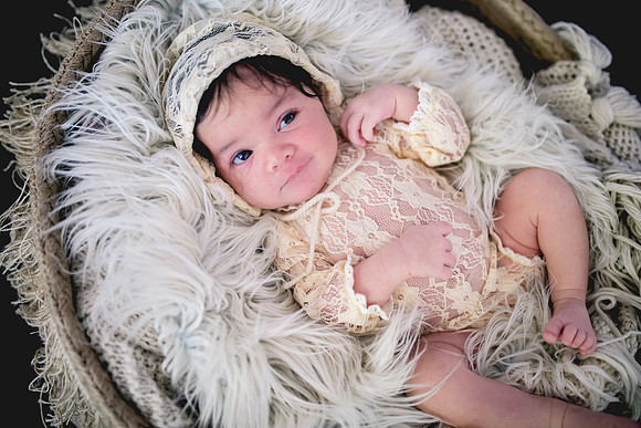 Vivienne Newborn Portraits (6 of 41)