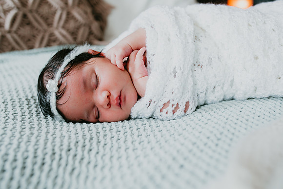 Vivienne Newborn Portraits (35 of 41)