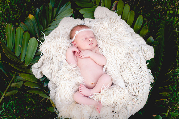 Ella Mae Newborn Portriats (30 of 56)