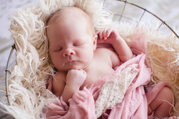 Ella Mae Newborn Portriats (24 of 56)
