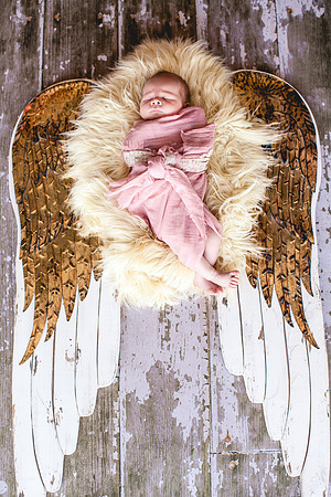 Ella Mae Newborn Portriats (19 of 56)